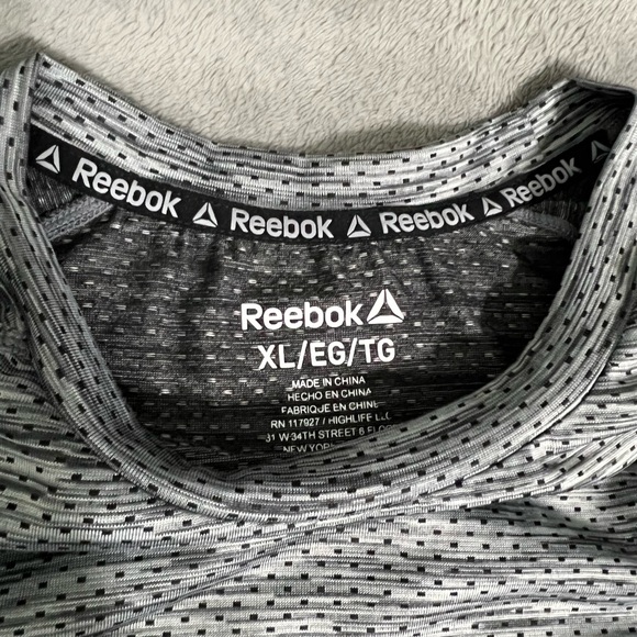 Mens Reebok tshirt - Picture 3 of 3
